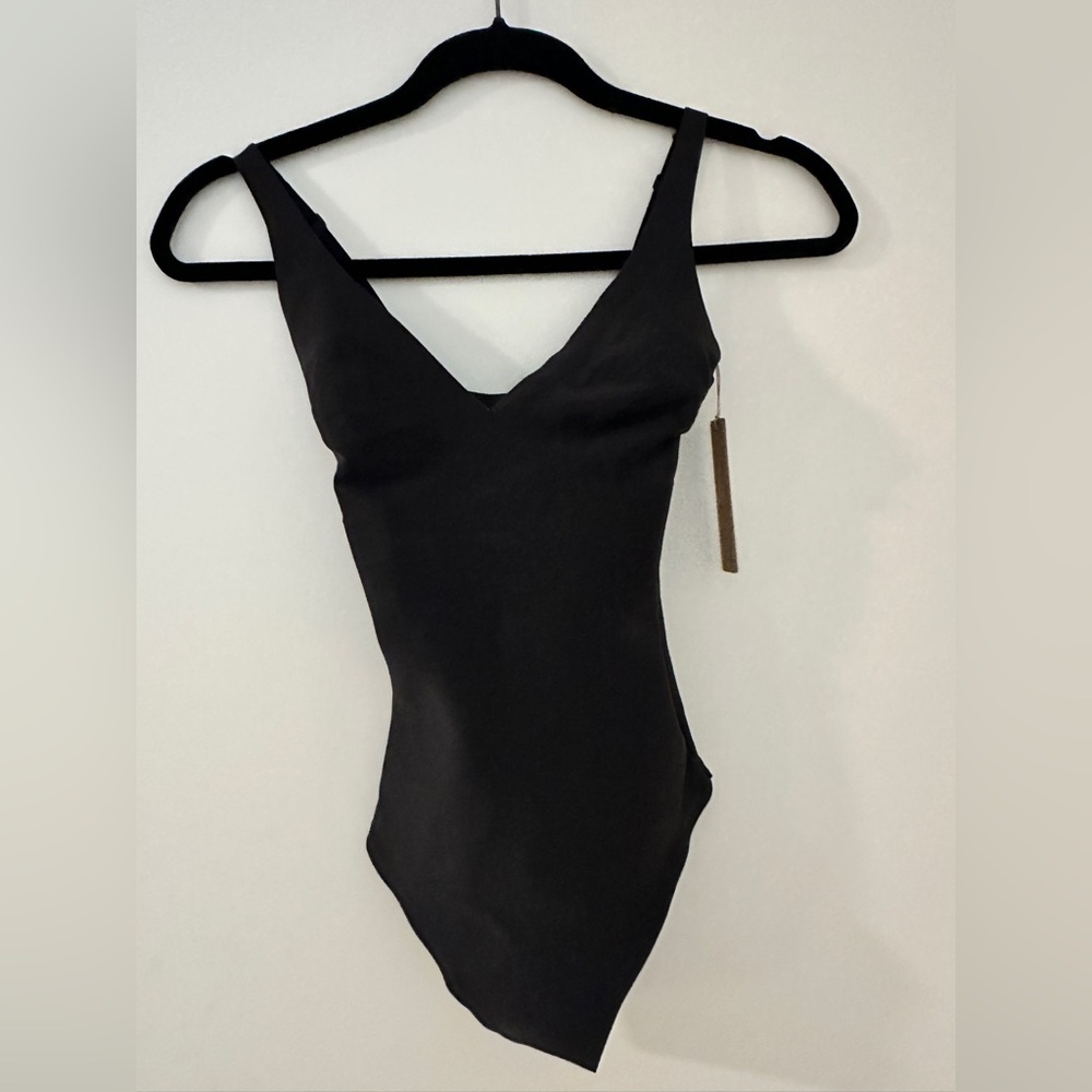 SKIMS Body Core Sculpt Plunge Thong Bodysuit in Onyx size S NWT - Picture 6 of 9
